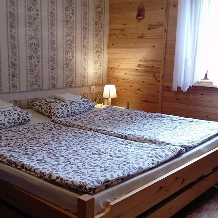 Pod Lipami Junoszyno