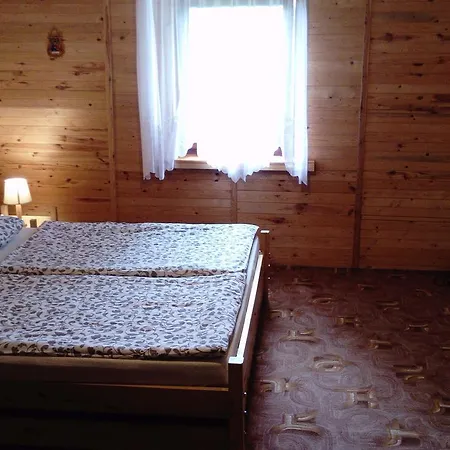 Orman Evi Pod Lipami