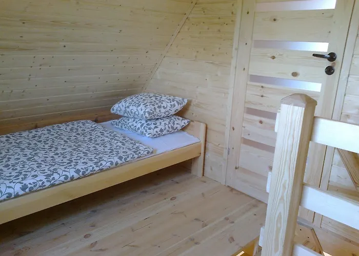 Pod Lipami بيت خشبي