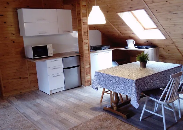 Pod Lipami بيت خشبي *