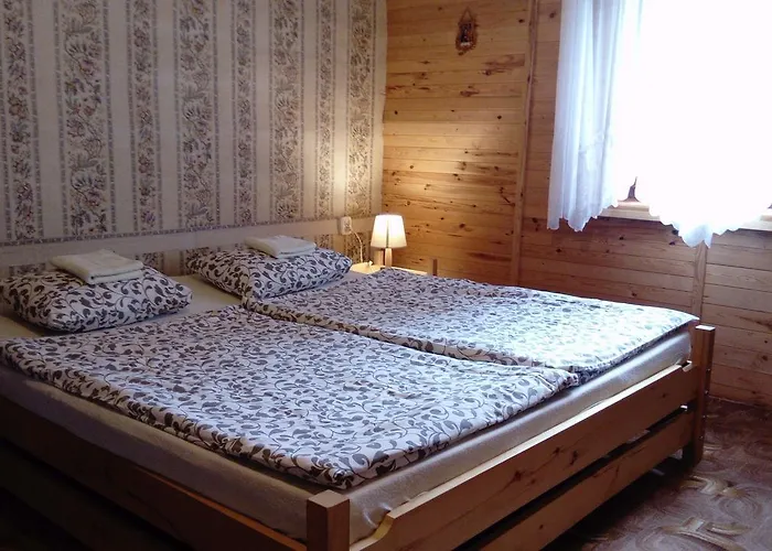 Pod Lipami Junoszyno