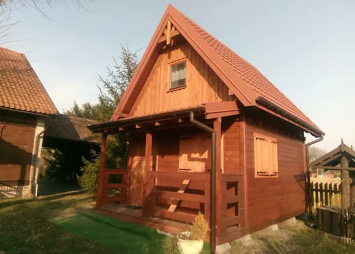 Pod Lipami بيت خشبي *