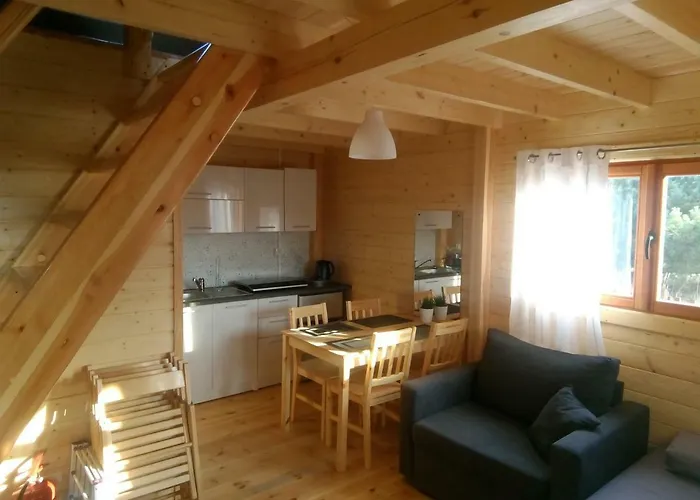 بيت خشبي Pod Lipami *